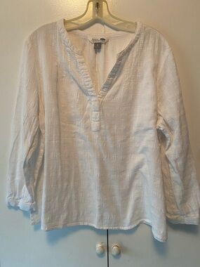 Old Navy White Textured V-Neck Blouse
